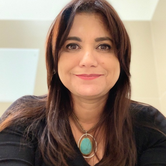 Meet your Posher, Mirsonia - Picture 2 of 2